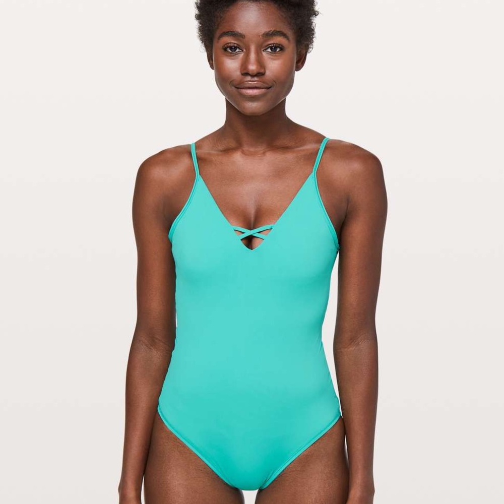 Lululemon Shoreline one piece Eucalyptus NWOT 10